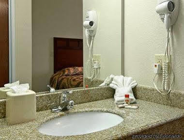 Super 8 by Wyndham Alvarado Exterior foto